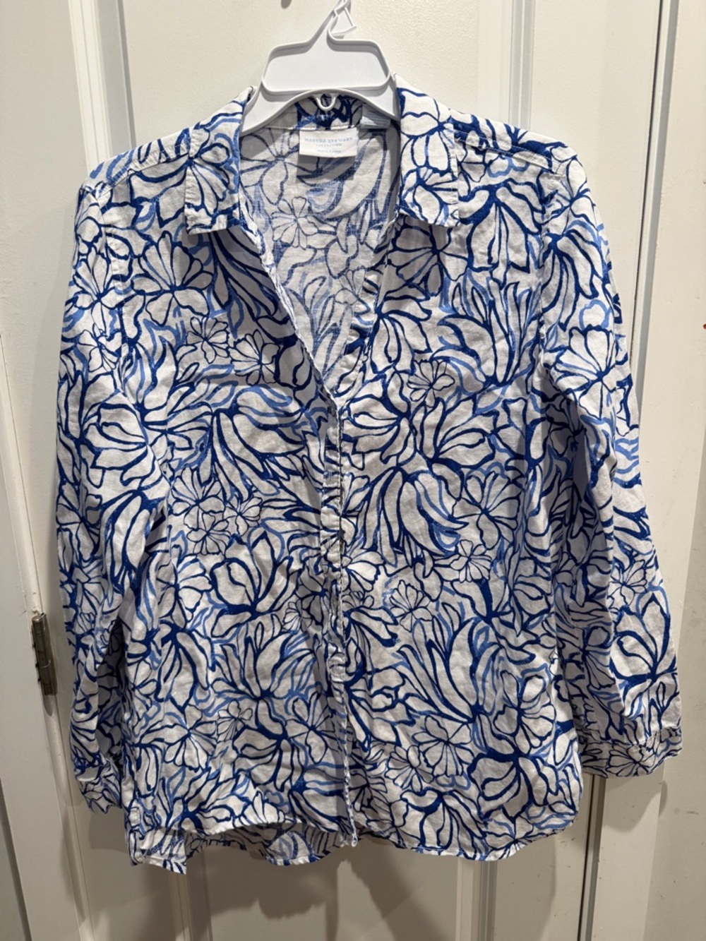 Martha Stewart Blue and White Floral Button-Up Shirt Size L